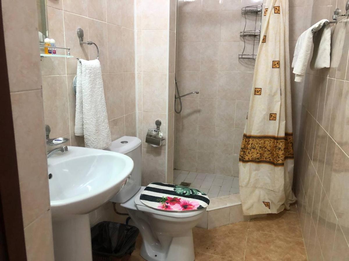 Admiral Hotel Термиз Екстериор снимка