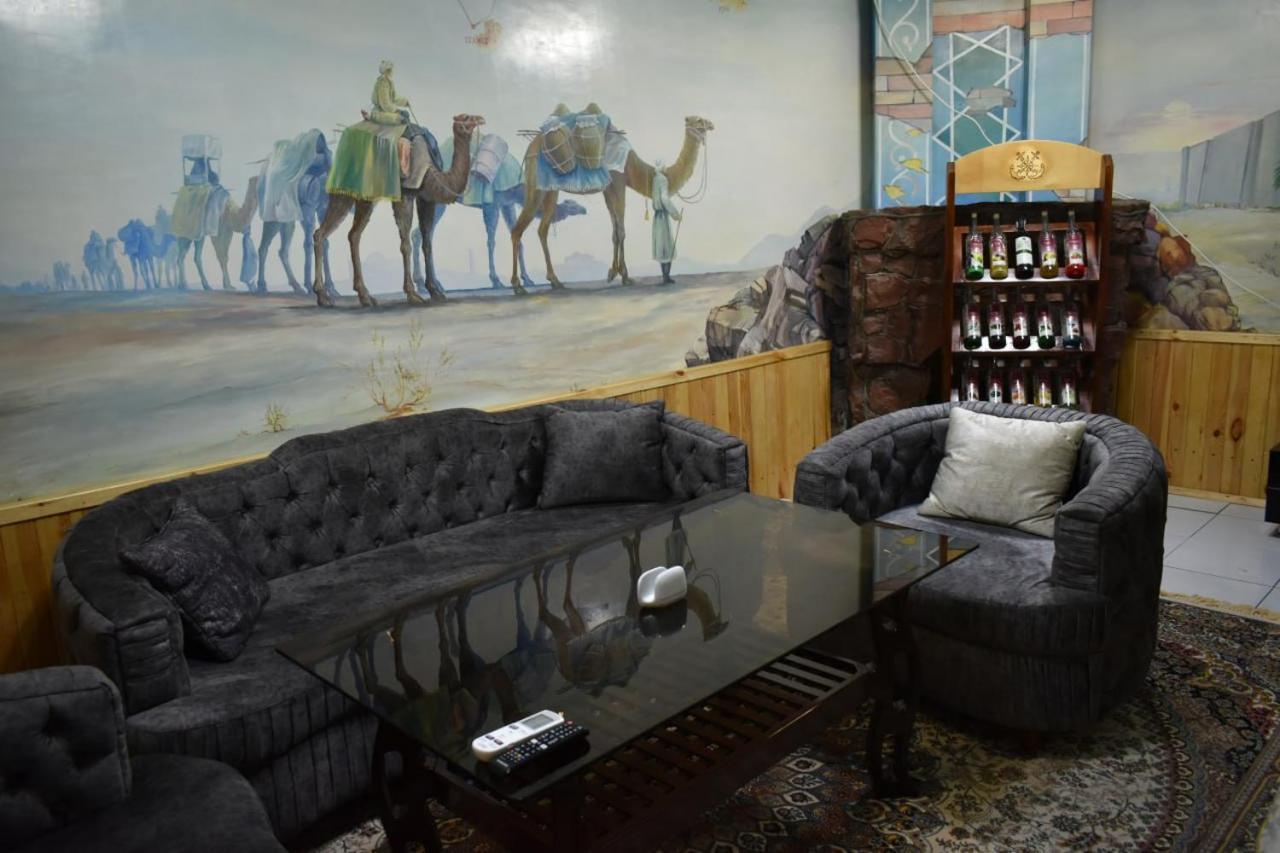 Admiral Hotel Термиз Екстериор снимка