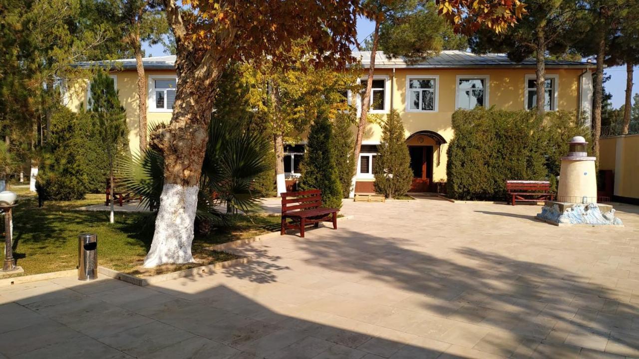 Admiral Hotel Термиз Екстериор снимка