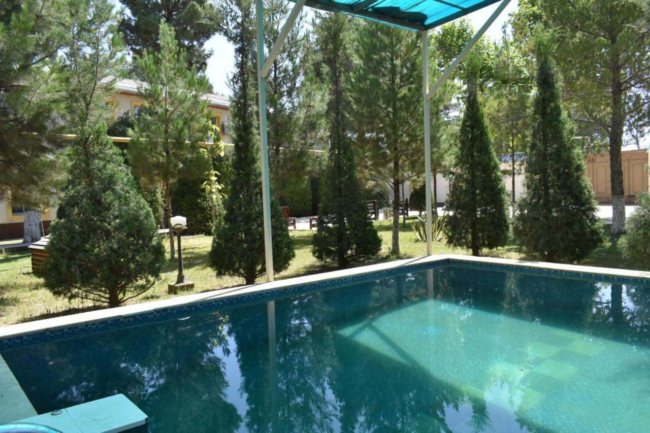 Admiral Hotel Термиз Екстериор снимка